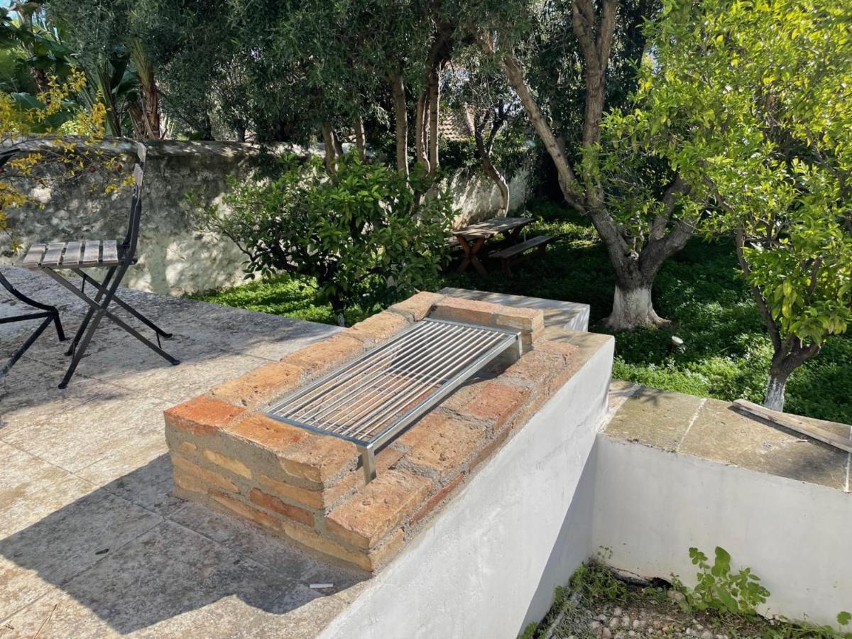 Two Olive Trees Guest House Spetses Town Ngoại thất bức ảnh