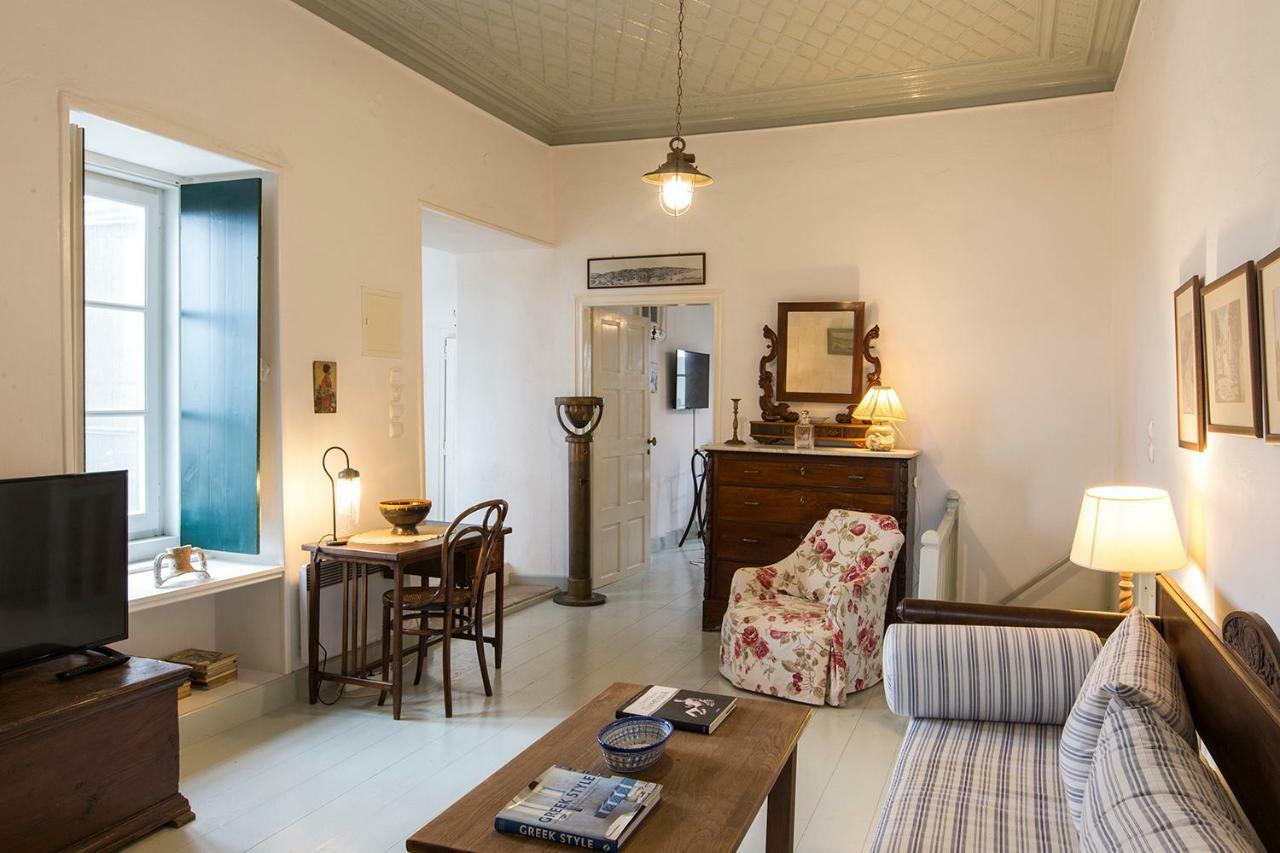 Two Olive Trees Guest House Spetses Town Ngoại thất bức ảnh