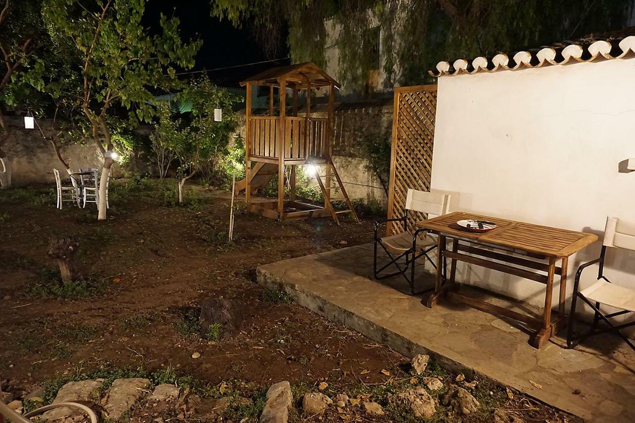 Two Olive Trees Guest House Spetses Town Ngoại thất bức ảnh
