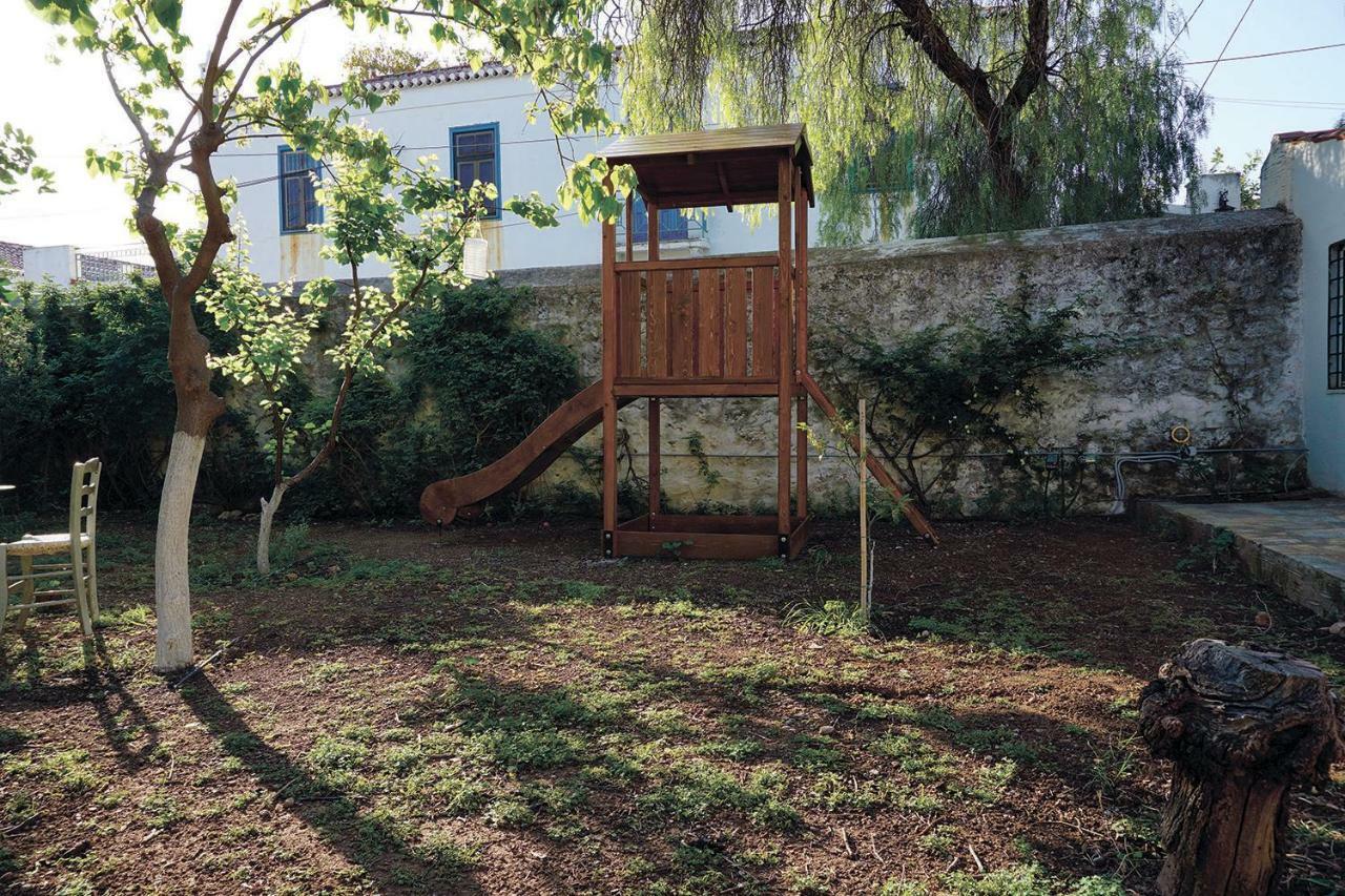 Two Olive Trees Guest House Spetses Town Ngoại thất bức ảnh
