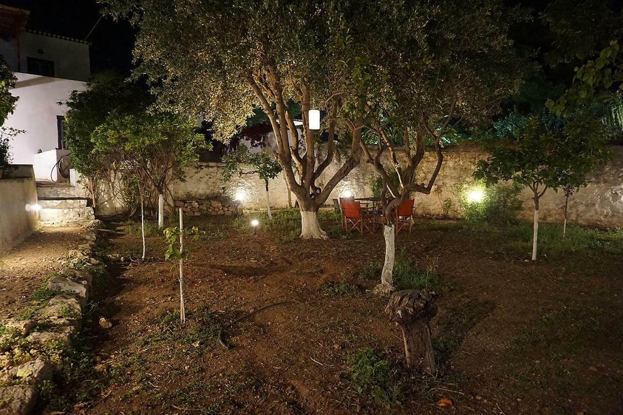 Two Olive Trees Guest House Spetses Town Ngoại thất bức ảnh